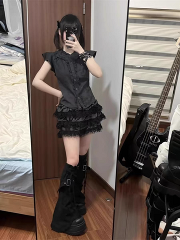 VAMPY RUFFLE TOP