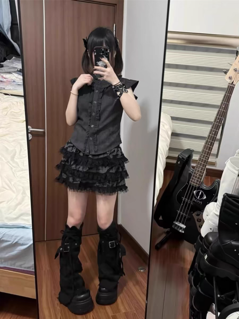 VAMPY RUFFLE TOP